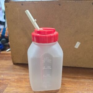 Vintage Rubbermaid 16 oz 500ml Square Juice Water Bottle Red Flip Spout 0229 USA